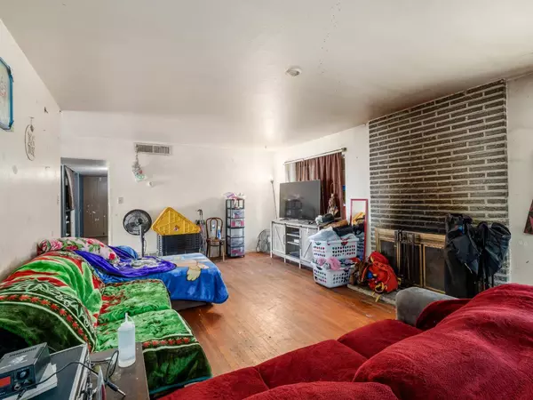 2972 E Northdale AVE, Fresno, CA 93726