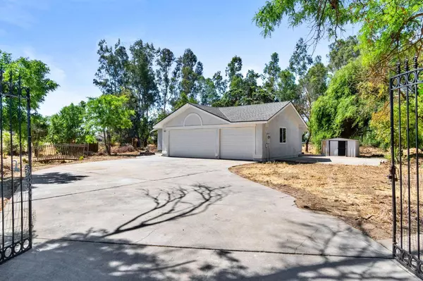 18046 Varden Drive, Madera, CA 93638