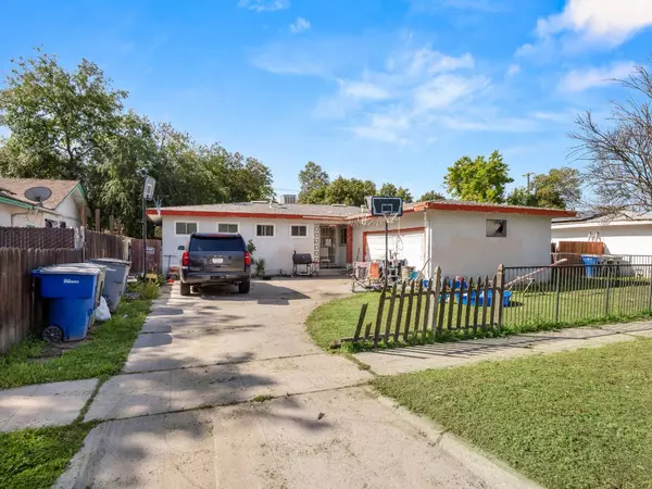 2972 E Northdale AVE, Fresno, CA 93726