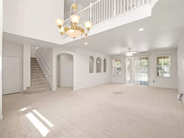 2241 Serena AVE, Clovis, CA 93619