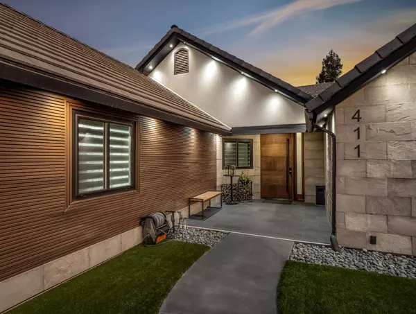 411 E Swallow CT, Fresno, CA 93730