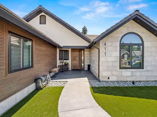 411 E Swallow CT, Fresno, CA 93730