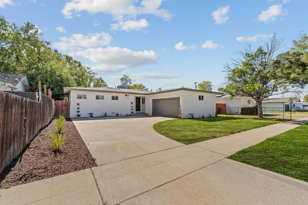 2972 E Northdale AVE, Fresno, CA 93726