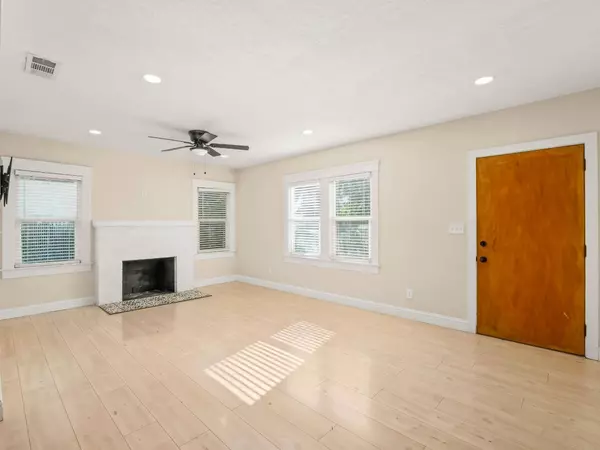 4461 E Madison AVE, Fresno, CA 93702