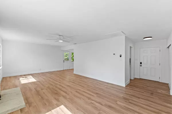 2972 E Northdale AVE, Fresno, CA 93726