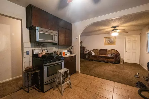 6401 S Chestnut AVE, Fresno, CA 93725