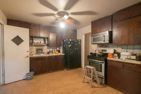 6401 S Chestnut AVE, Fresno, CA 93725