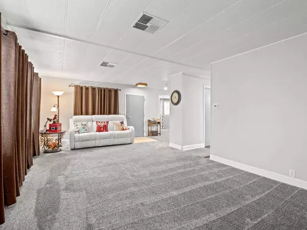 2706 W Ashlan Ave #111, Fresno, CA 93705