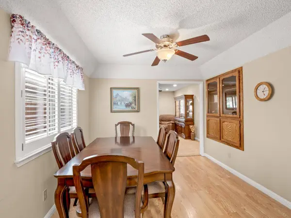 9322 N Jackson AVE, Fresno, CA 93720