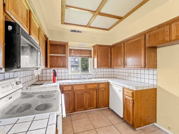 6156 N Mitre AVE, Fresno, CA 93722