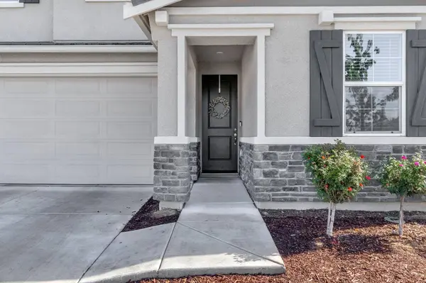 672 N Apricot AVE, Fresno, CA 93727