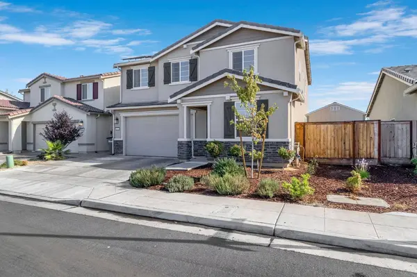672 N Apricot AVE, Fresno, CA 93727