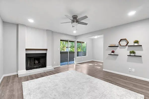 1550 W Ashlan AVE #208, Fresno, CA 93705