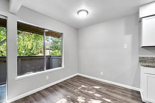 1550 W Ashlan AVE #208, Fresno, CA 93705