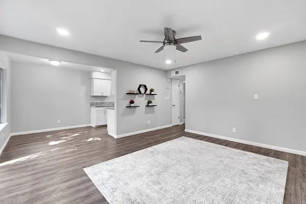 1550 W Ashlan AVE #208, Fresno, CA 93705