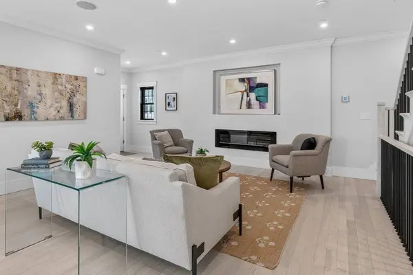 11B Lowell St #11B, Arlington, MA 02476