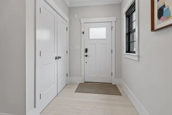 11B Lowell St #11B, Arlington, MA 02476