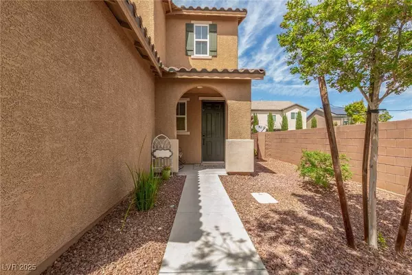 10528 Emerald Path AVE, Las Vegas, NV 89166