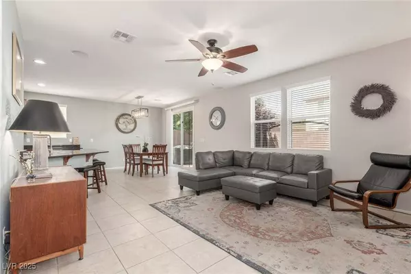 10528 Emerald Path AVE, Las Vegas, NV 89166