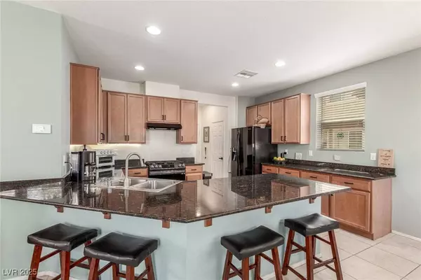 10528 Emerald Path AVE, Las Vegas, NV 89166