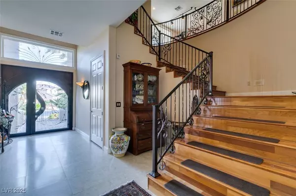 2033 Winter Wind ST, Las Vegas, NV 89134