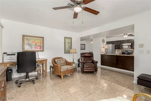 2725 S Nellis BLVD #1037, Las Vegas, NV 89121