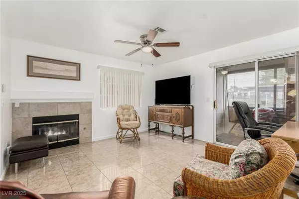 2725 S Nellis BLVD #1037, Las Vegas, NV 89121