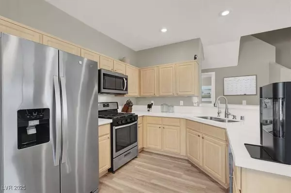 6559 Tumbleweed Ridge LN #102, Henderson, NV 89011