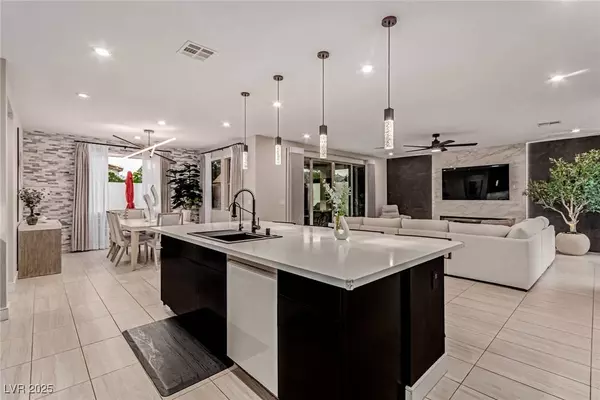 9770 Hiking AVE, Las Vegas, NV 89166