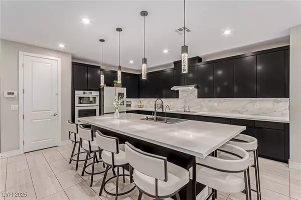 9770 Hiking AVE, Las Vegas, NV 89166