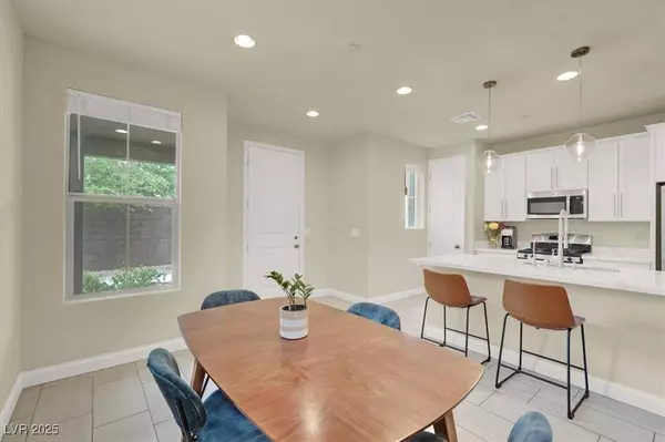 549 Tokopah Falls ST, Las Vegas, NV 89138