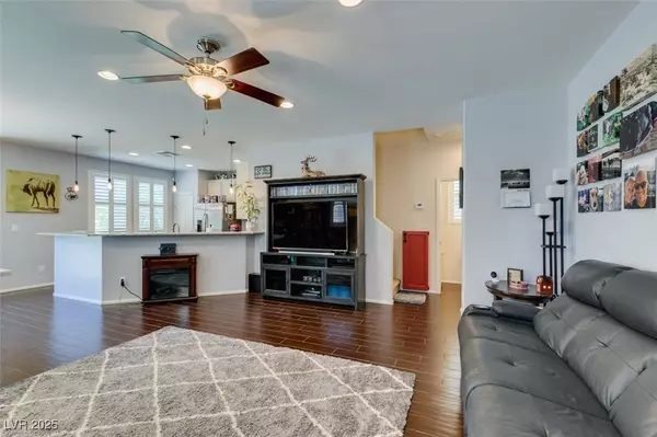 7859 Shoreline Ridge CT, Las Vegas, NV 89166