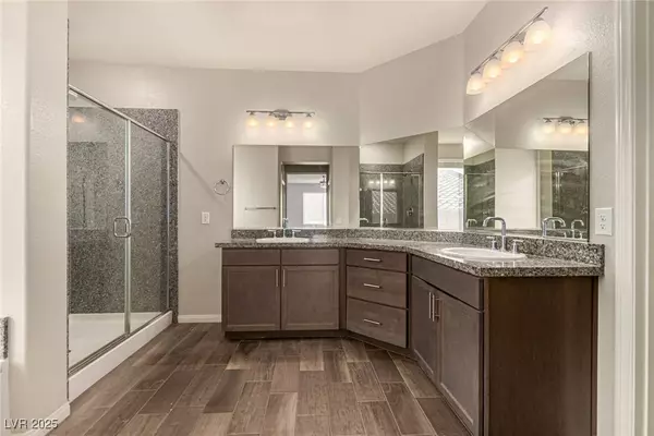 409 Oakey Crest Ridge ST, Henderson, NV 89012