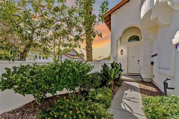 8779 Villa La Rae AVE, Las Vegas, NV 89147