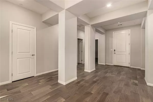 409 Oakey Crest Ridge ST, Henderson, NV 89012