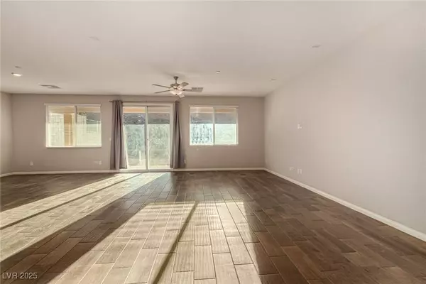 409 Oakey Crest Ridge ST, Henderson, NV 89012