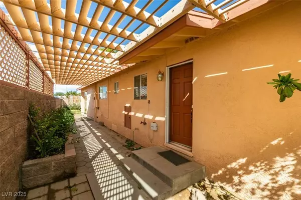 4998 Sandra RD, Las Vegas, NV 89110