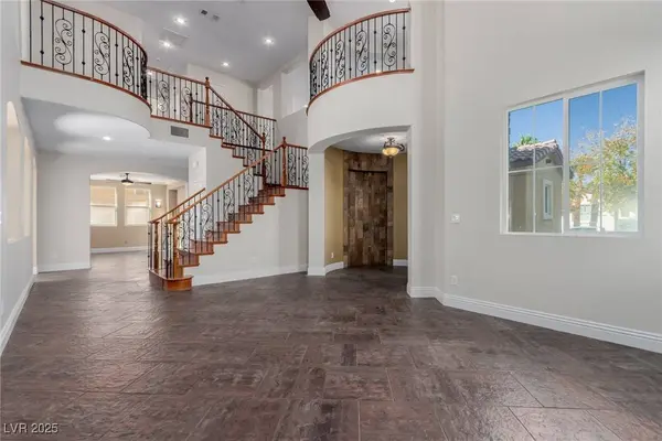 9357 Olympia Falls AVE, Las Vegas, NV 89149