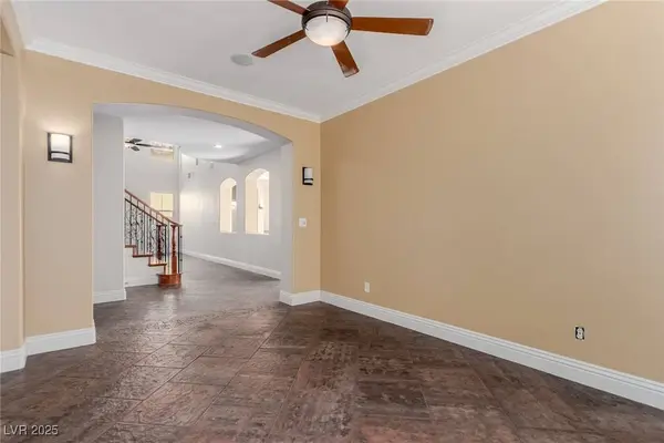 9357 Olympia Falls AVE, Las Vegas, NV 89149