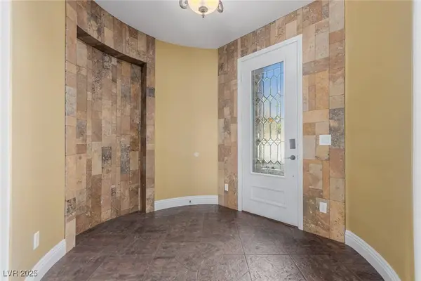 9357 Olympia Falls AVE, Las Vegas, NV 89149