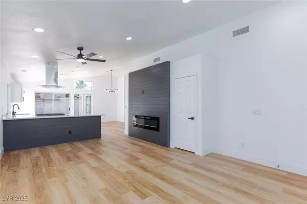 37 Tanglewood DR, Henderson, NV 89012