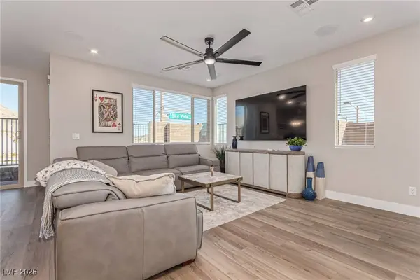 11850 Angle Cliff AVE, Las Vegas, NV 89138