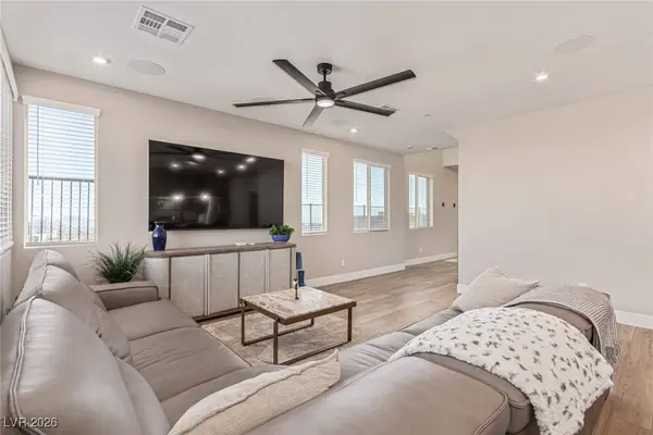 11850 Angle Cliff AVE, Las Vegas, NV 89138