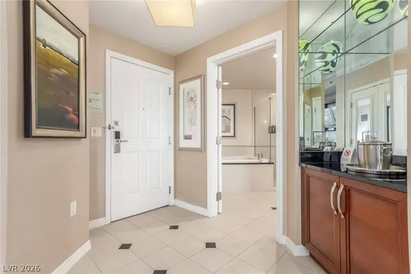 125 E Harmon AVE #2116, Las Vegas, NV 89109