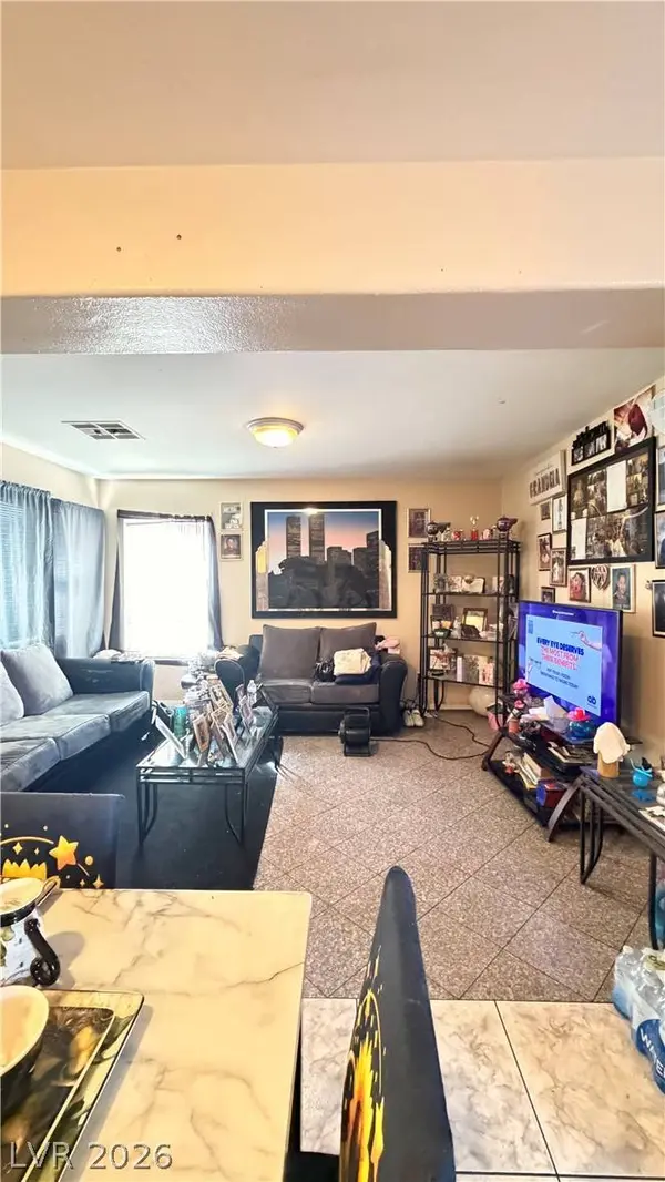 5905 Clover Canyon LN, Las Vegas, NV 89142