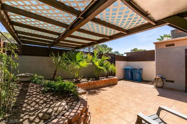 2458 Paradise Village WAY, Las Vegas, NV 89120