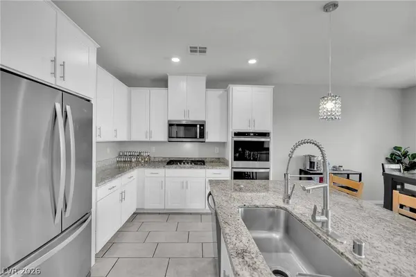 9267 Bluemist Falls ST, Las Vegas, NV 89123
