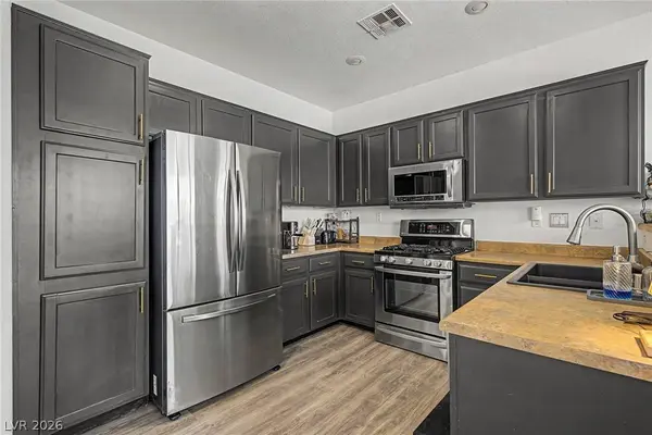 7252 Forest Village AVE, Las Vegas, NV 89113