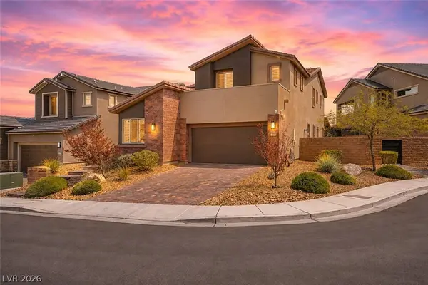 2568 Iron Crest LN