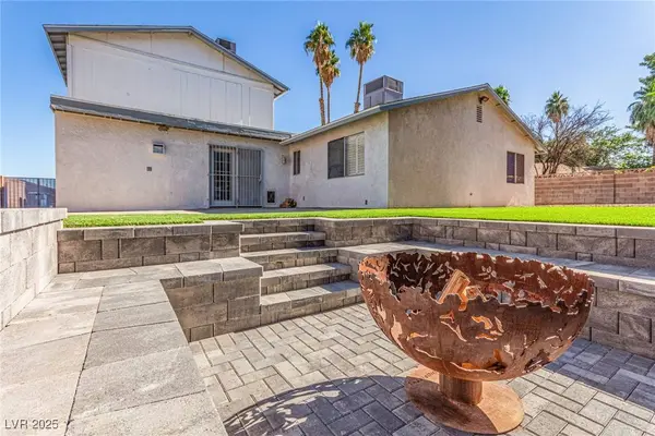 3971 Lariat CT, Las Vegas, NV 89121